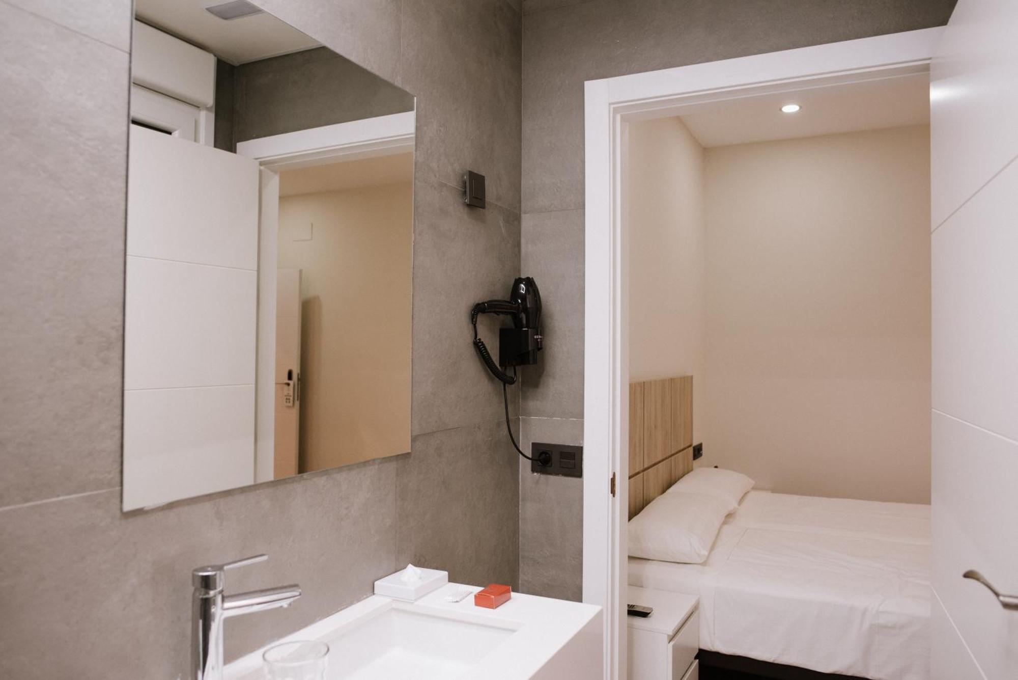 Hotel Melilla Centro ภายนอก รูปภาพ