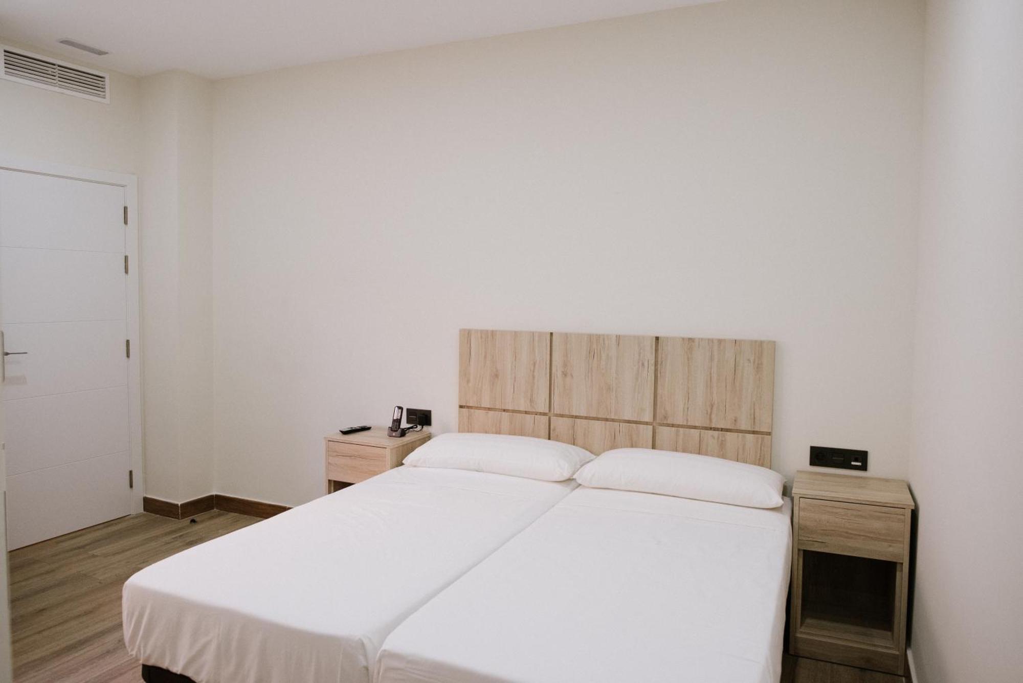 Hotel Melilla Centro ภายนอก รูปภาพ
